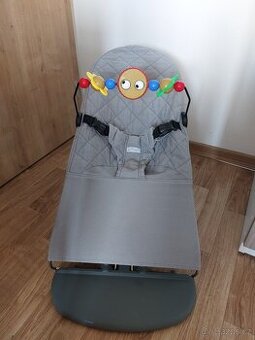 Lehátko Elineli (à la Babybjorn) v záruce + hrazdička