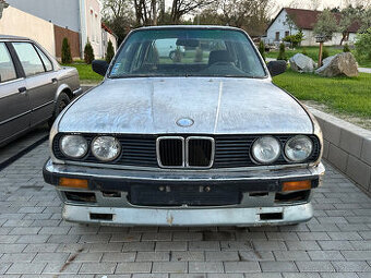 BMW 325E E30 sedan nahradni dily s celeho vozu