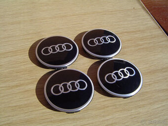 4 X STŘEDOVÉ POKLIČKY ORIGINÁL AUDI