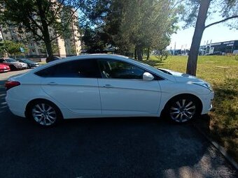 Prodám Hyundai i40  benzín 2.0 l