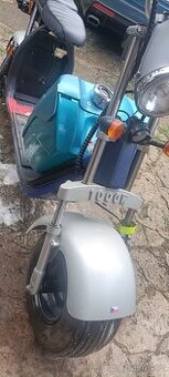 Prodám větší silnou elektrokoloběžku pěkný stav - 1