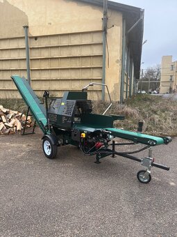 Štípací poloautomat