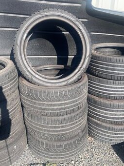 Zimní pneu sada, dvourozměrné 285/35 R20, 275/35 R20