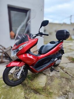 Skútr Honda PCX 125