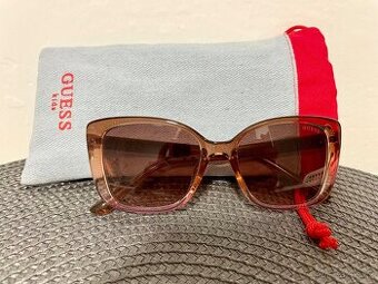 Sluneční brýle Guess