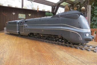 Kiss Gauge 1 BR 01 1062 Streamline Grey parní lokomotiva ESU