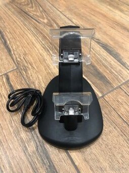 Nabíjecí stojan na ovladače PS4 - LED