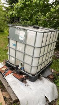 Kubíkovka 1000 litrů nádrž