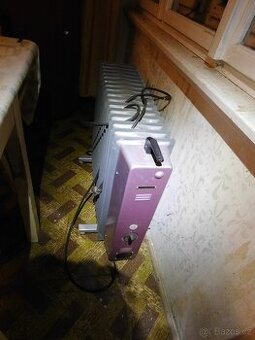 Elektrický přímotop radiátorový 16 žeber nejspíš olejový
