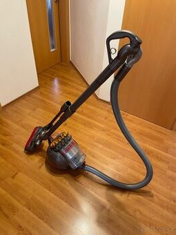 Vysavač Dyson