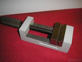 Nástrojařský svěrák prizmatický