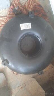 LPG nádrž toroidni včetně ventilu  a náplně + reduktor - 1