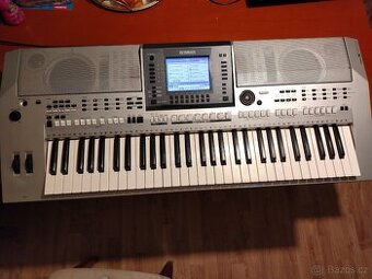 Yamaha PSR S700