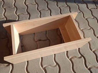 Nástěnná police 1