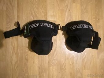 VAUGHN SLR2 Jr brankářské hokejové nákoleníky super stav