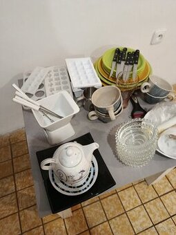 Mix nádobí za celkem 100 Kč