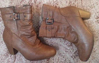 Dámské zimní nízké hnědé kozačky vel. 38