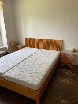Manželská postel 160x200, s nočními stolky