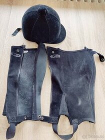 jezdecká přilba (velikost 56) a chapsy (velikost M)