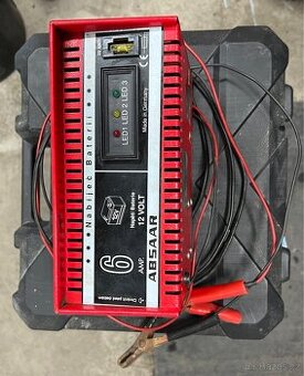 Nabíječka autobaterií 12V 6 Amp.ABSAAR