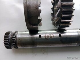 ČZ 125 B & T STAROVACÍ HŘÍDEL & SEGMENTY PRIMÁRNÍ KOLEČKO
