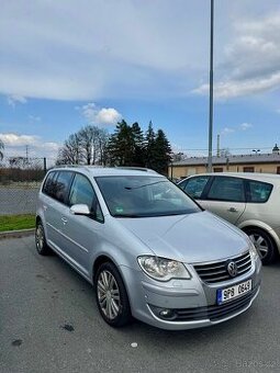 VW Touran 2.0 TDI 7 míst