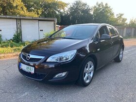 Opel Astra J 1,4 TURBO, integrovaný nosič kol - 1