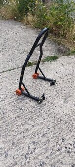 Stojan na motorku