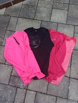 sportovní mikina a trička