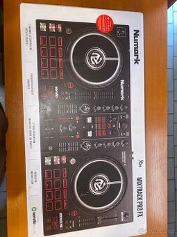 Numark Mixtrack Pro FX - Top stav