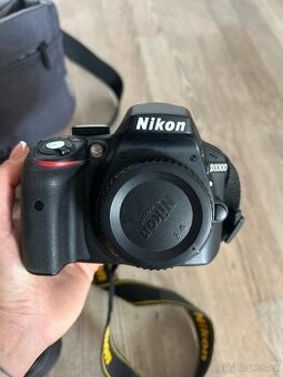 Zrcadlovka Nikon D3300