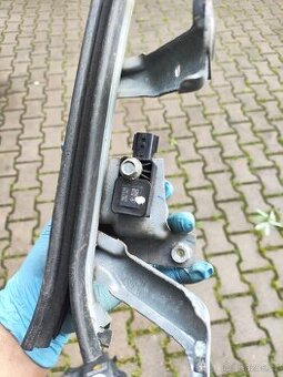 NÁRAZOVÝ OTŘESOVÝ SENZOR RENAULT MEGANE III 988333198R