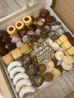 Domácí vánoční cukroví, cena 800 Kč/kg