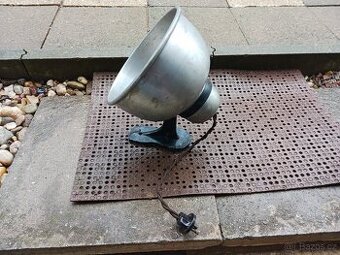 Stará hliníková dílenská lampa