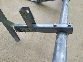 Prodám anténní držák