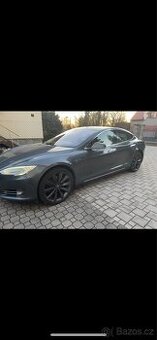 Tesla S 85