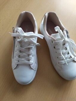 Dívčí boty vel. 33