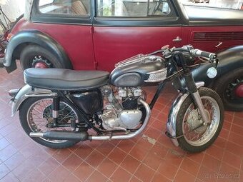 Triumph 3ta
