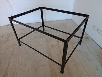 Ocelová konstrukce (podnož) na stolek