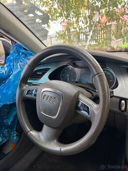 Audi a4 3 rameny volant