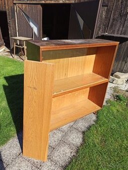 Knihovna/ regál/ úložné prostory