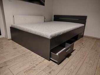 Multifunkční postel s rošty a matrací vcelku NOVÁ