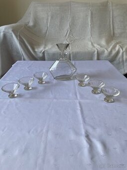 Skleněná karafa s 6 skleničkami – retro likérová souprava