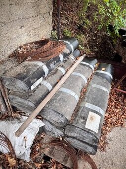 Různý stavební materiál