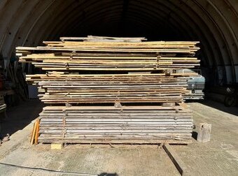 Smrkové a modřínové řezivo - fošny, hranoly, prkna - suché