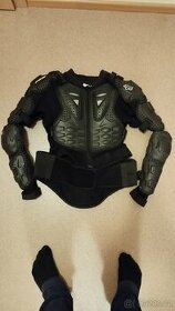 Chránič Fox Jacket: hrudník, záda,boky, ramena, lokty