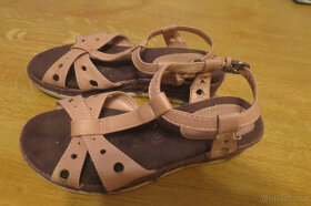 Dívčí  letní sandály vel. 33 (stélka 21), podpateček 5 cm. - 1