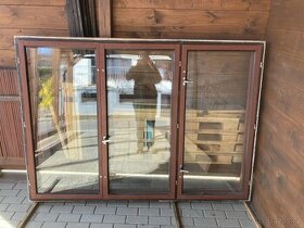 dřevěná okna zdvojená s žaluziemi z rekonstrukce - 1