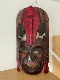 Masajská dřevěná maska