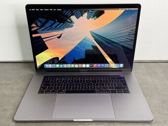 MacBook Pro 15'' 2017 / i7 / 16GB / 256GB SSD / Space Gray